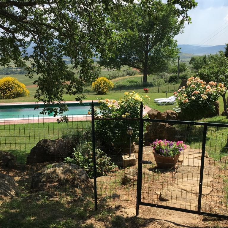 Villa Fonte All'Oppio Con Area Piscina Recintata Pienza Exterior foto